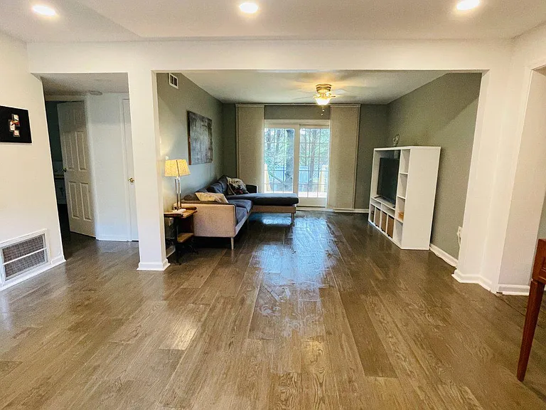 5538 Janelle St — Photo 4