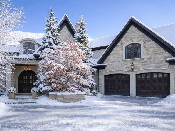 42 Lorraine Gdns, Toronto, ON M9B 4Z6