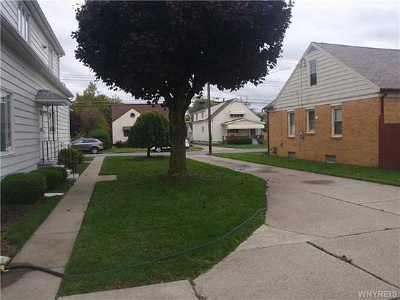 4th image of 244 Atlantic Ave