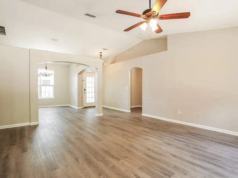 1299 Summit Oaks Dr E — Photo 5