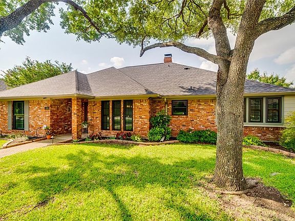 2nd image of 1506 Broadmoor Dr