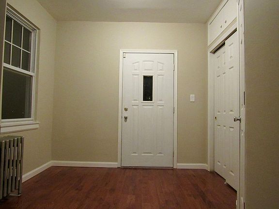 2nd image of 52 Starbuck St