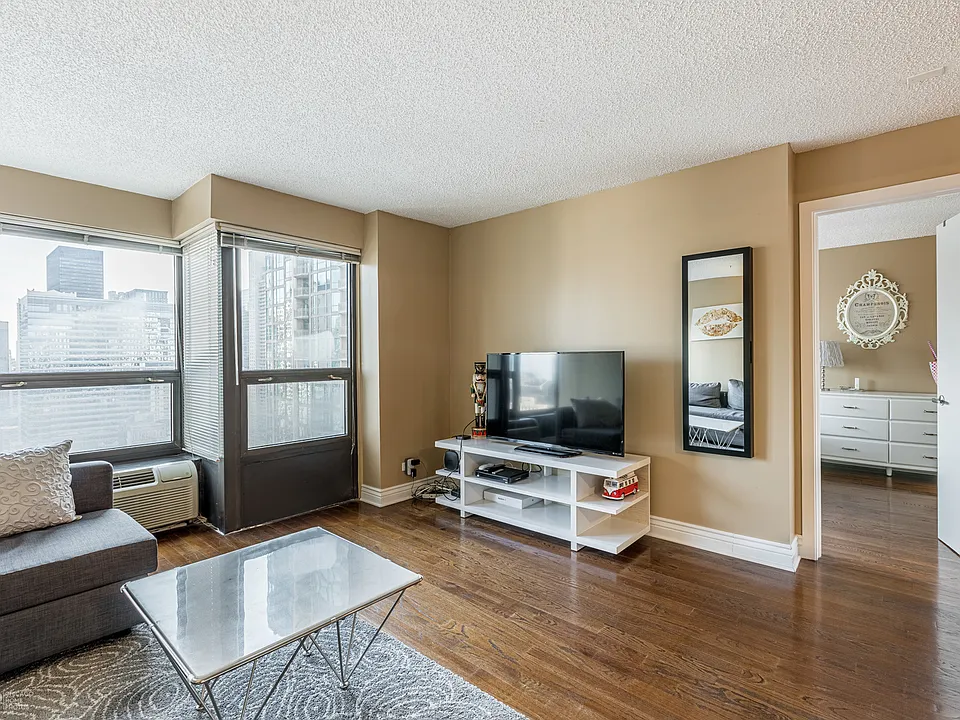 30 E Huron St #3003