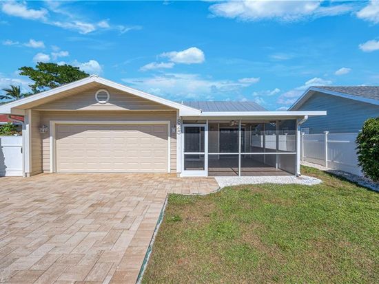 825 93rd AVE N, Naples, FL 34108