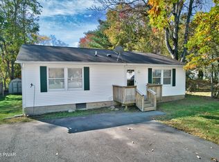 503 9th St, Matamoras, PA 18336