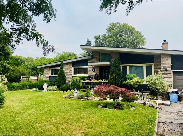 4400 Petrie Ct, Niagara Falls, ON L2E 6L9