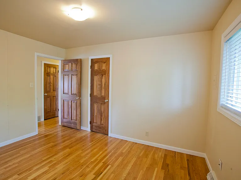 380 S 43rd St — Photo 5