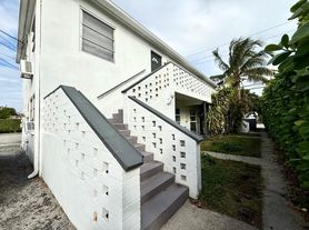 3801 S Olive Ave, West Palm Beach, FL