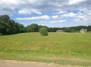 650 Woodsedge Dr, Eads, TN 38028