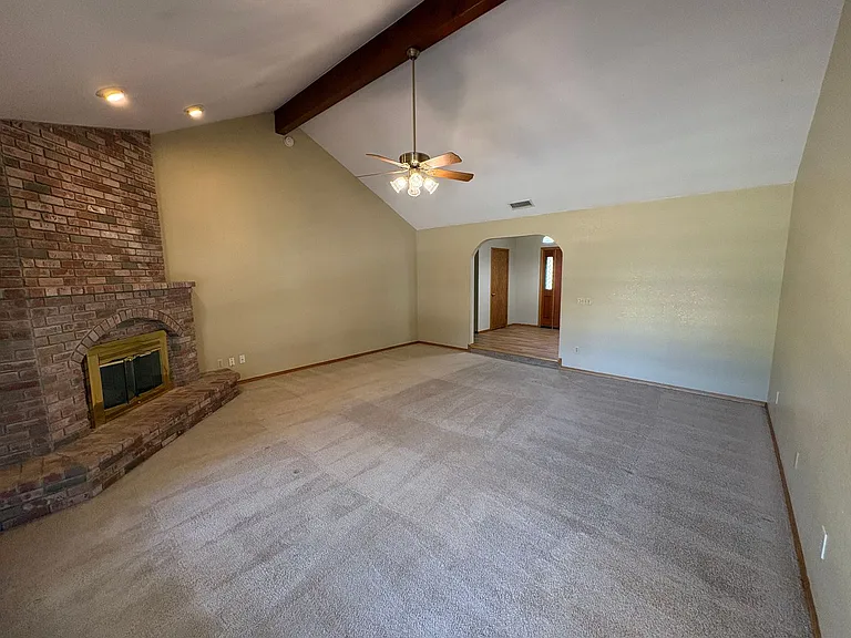 605 E Babcock Ave — Photo 26
