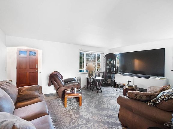 4th image of 2339 Clover Crest Dr