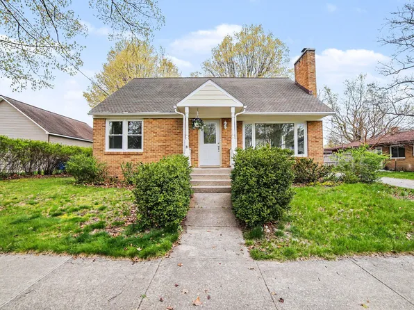 258 3rd St, Pentwater, MI 49449