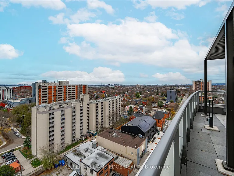 212 King William St E #418 — Photo 38