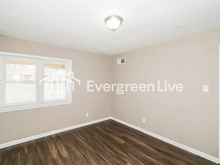 4053 Chippewa Rd — Photo 10