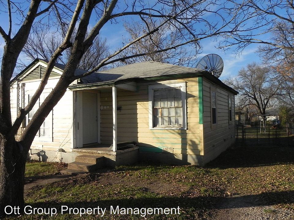 1st image of 2113 Saunders St
