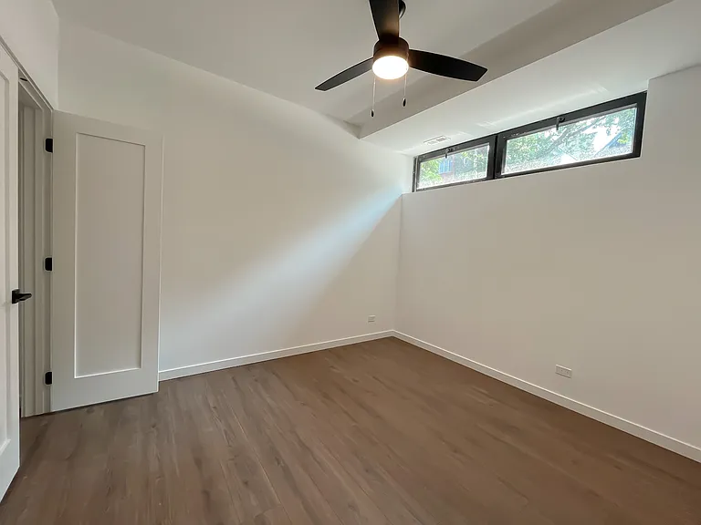 3710 N Kenmore Ave #1 — Photo 16
