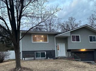 2004 Pleasantview Ln, Bellevue, NE 68005