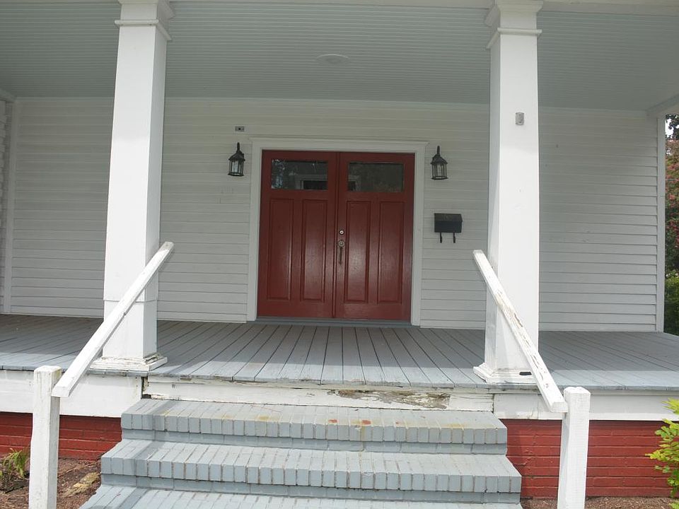 Front porch, entrance