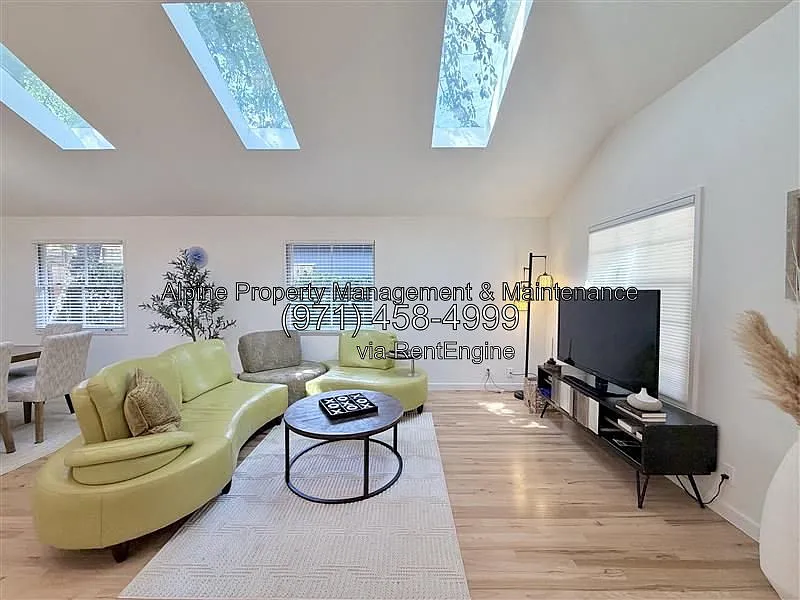 2 bed, 1.0 bath, 1267 sqft, $2,995 — Photo 4