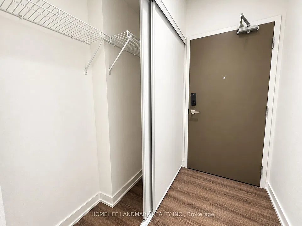 448 Burnhamthorpe Rd W #5401