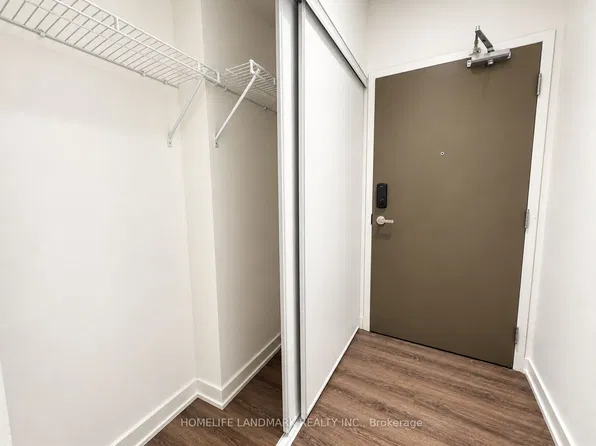 448 Burnhamthorpe Rd W, Mississauga, ON
