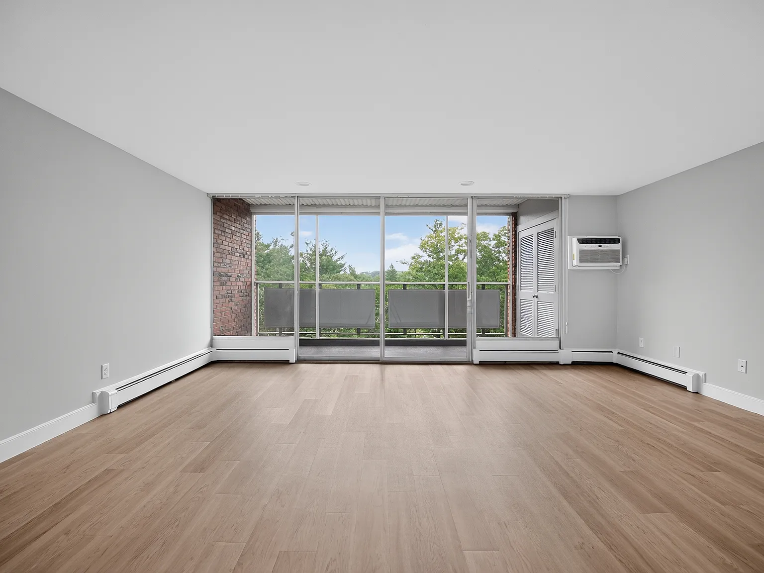 1 bed, 986 sqft, $2,550 — Photo 4