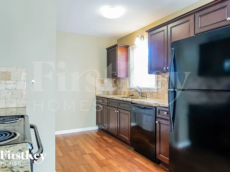 104 Dogwood Ct — Photo 7