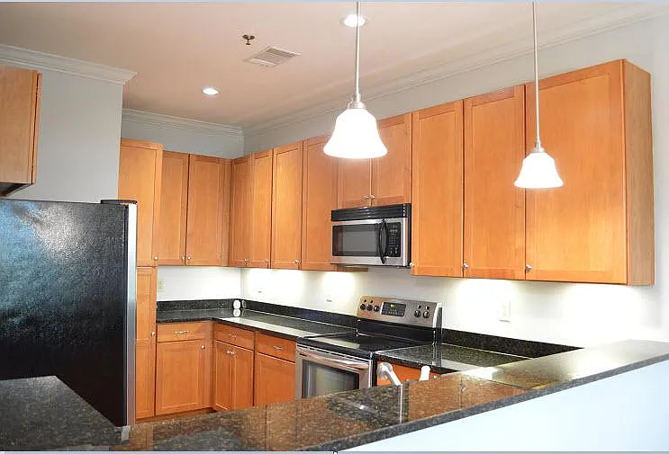155 E Broad St #307 — Photo 7