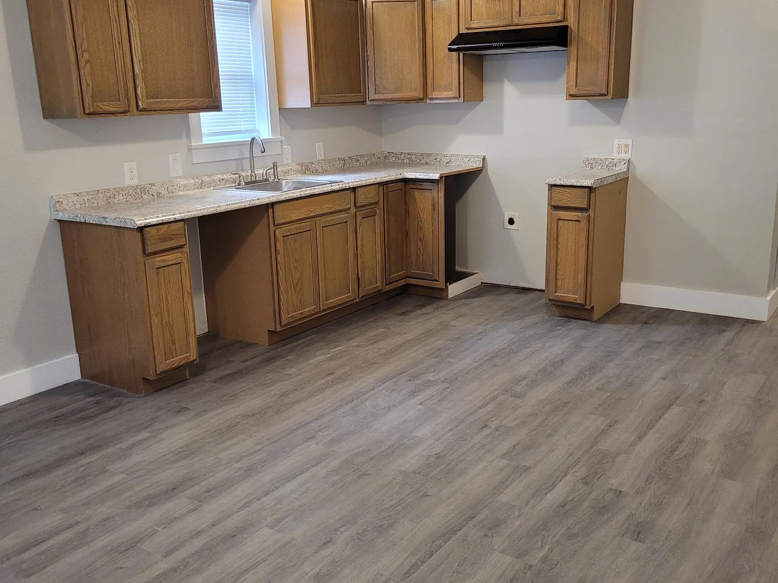 2 bed, 728 sqft, $1,200 — Photo 3