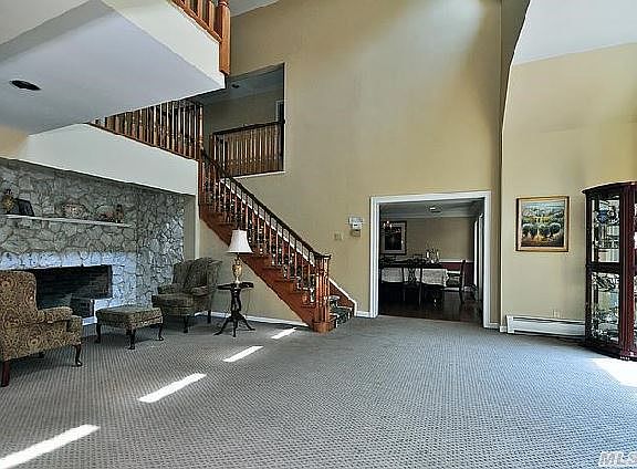 2nd image of 27 Woodmere Blvd S