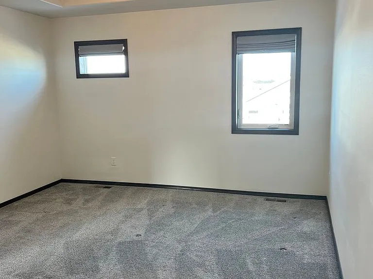 4607 E Leubecher Pl — Photo 4