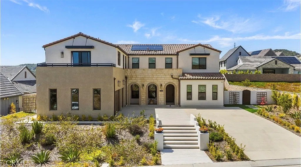 5 bed, 5.5 bath, 4815 sqft, $11,000 — Photo 2