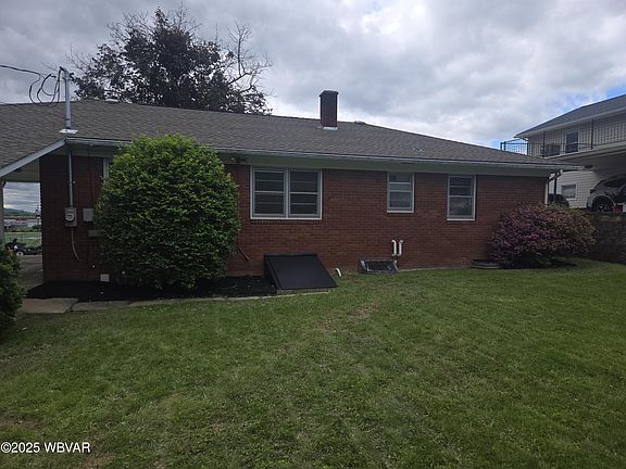 3rd image of 1760 Fredna Ave