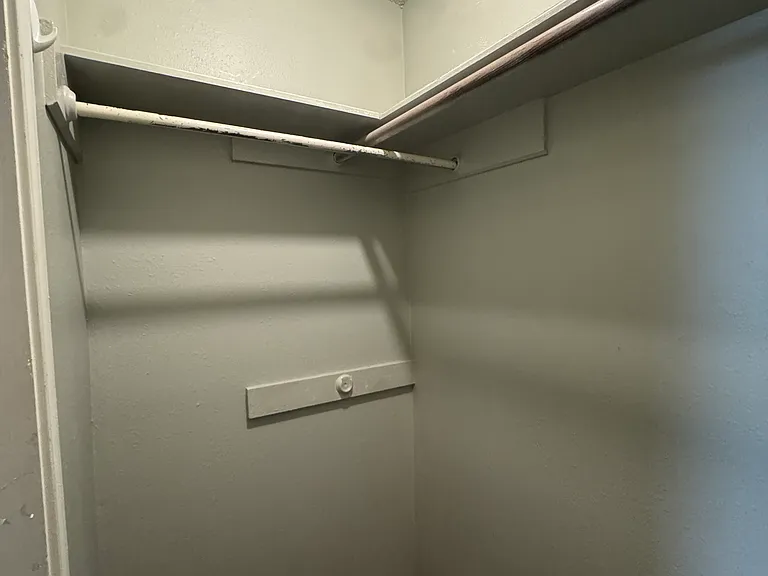 203 E 31st St #204 — Photo 24