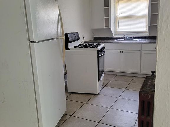 2nd image of 1906 Elsmere Ave #7