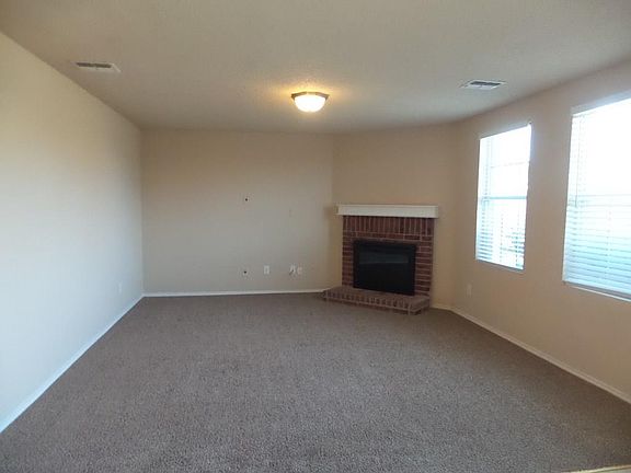4th image of 1609 Fieldstone Dr