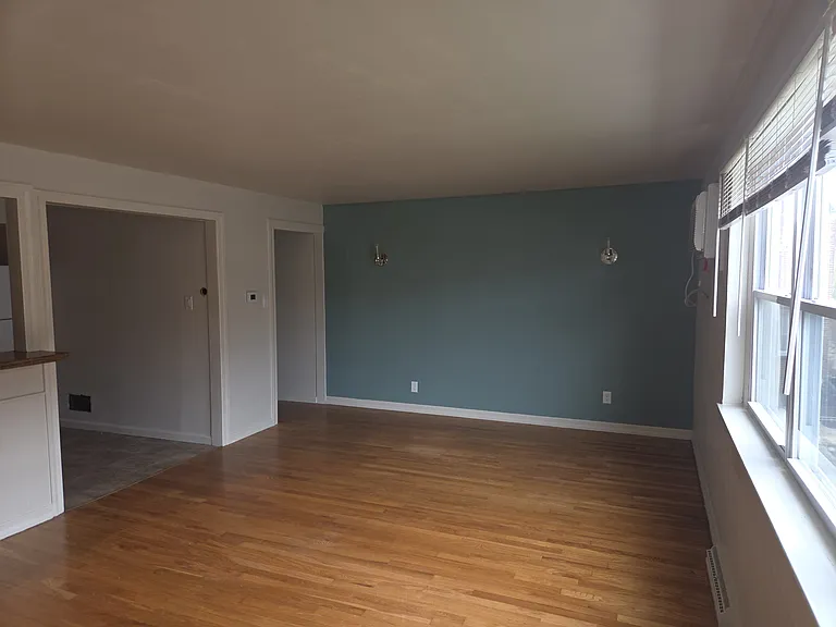 100 N Ogle Ave #3 — Photo 1