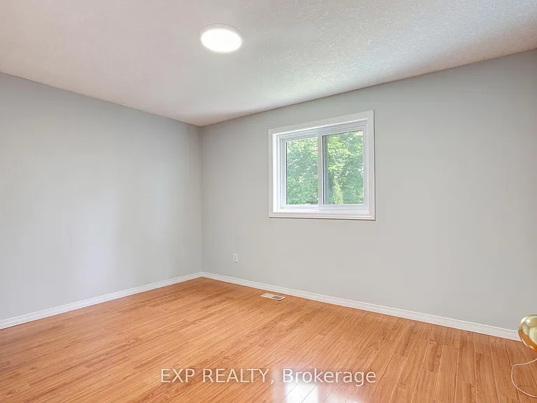 163 Daimler Dr — Photo 35