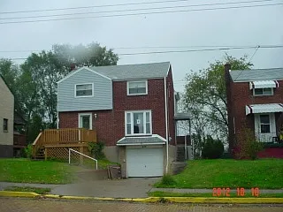 624 Broadway St photo 1