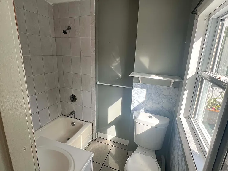 72 Moore St #2 — Photo 3
