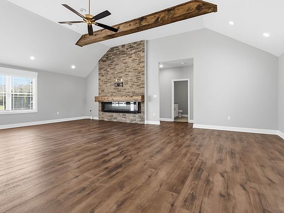 4th image of 174 Esplanade Dr