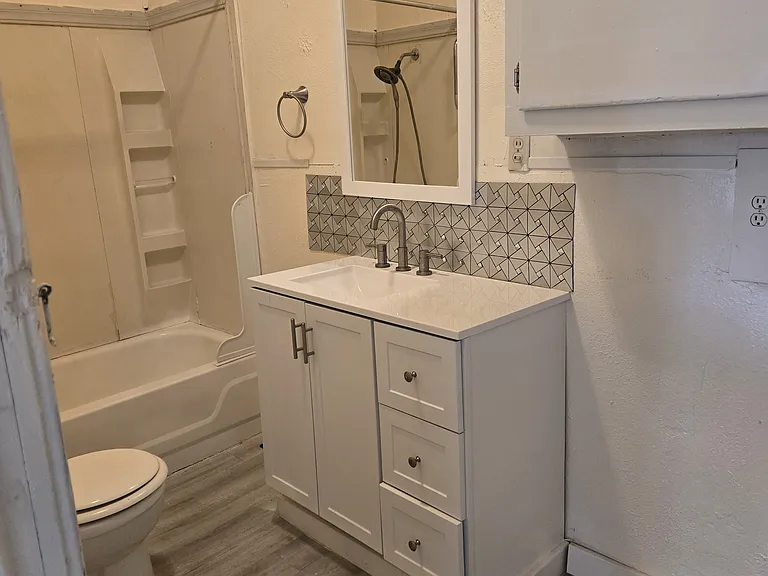332 W Coler St #4 — Photo 12