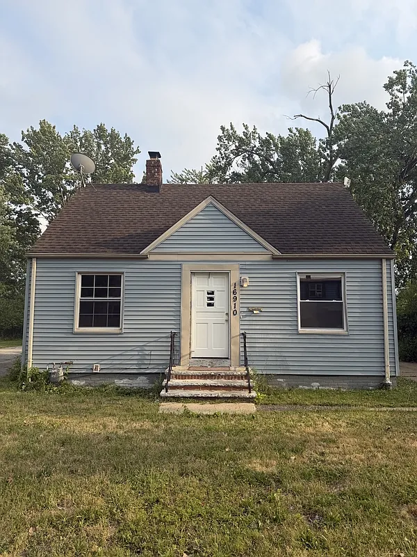 3 bed, 1.0 bath, 987 sqft, $1,500 — Photo 1