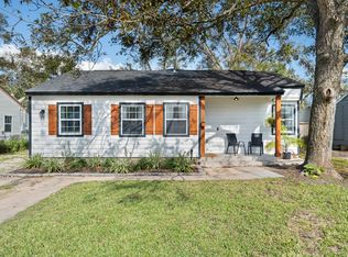 729 Kyle St, Angleton, TX 77515