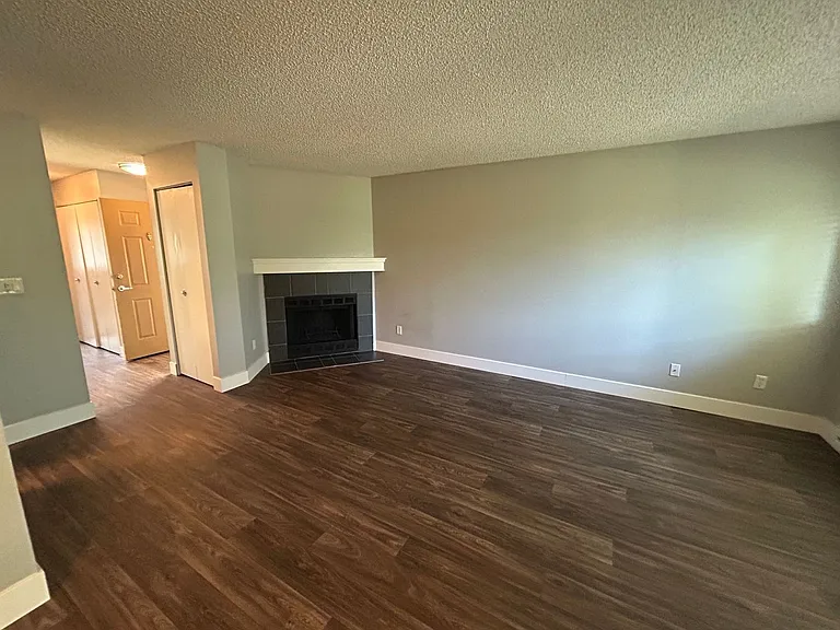 Homestead Apartments — Photo 31