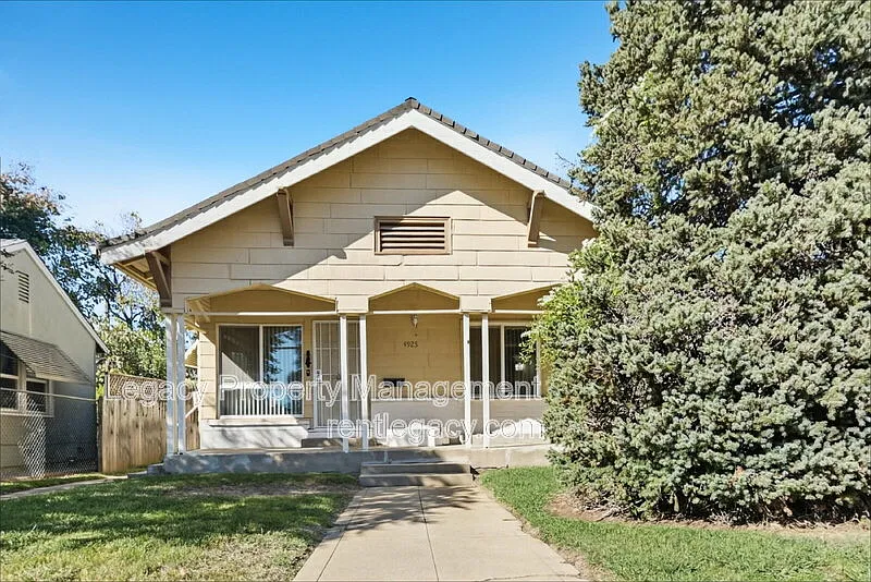 1 bed, 1.0 bath, 1383 sqft, $1,450 — Photo 1