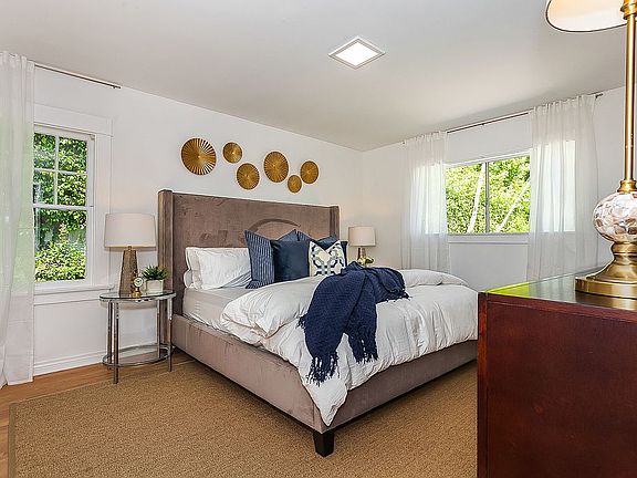 5th image of 314 N Oakhurst Dr