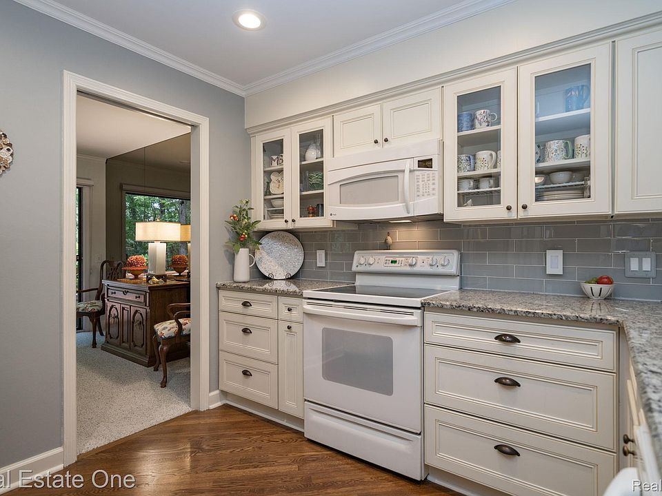 1361 Knollcrest Cir, photo 10