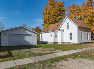 130 Baker St, Lawrence, MI 49064
