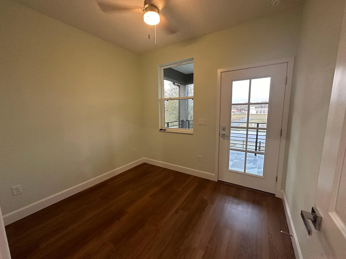 Building Photo - 1614 Selma Ave